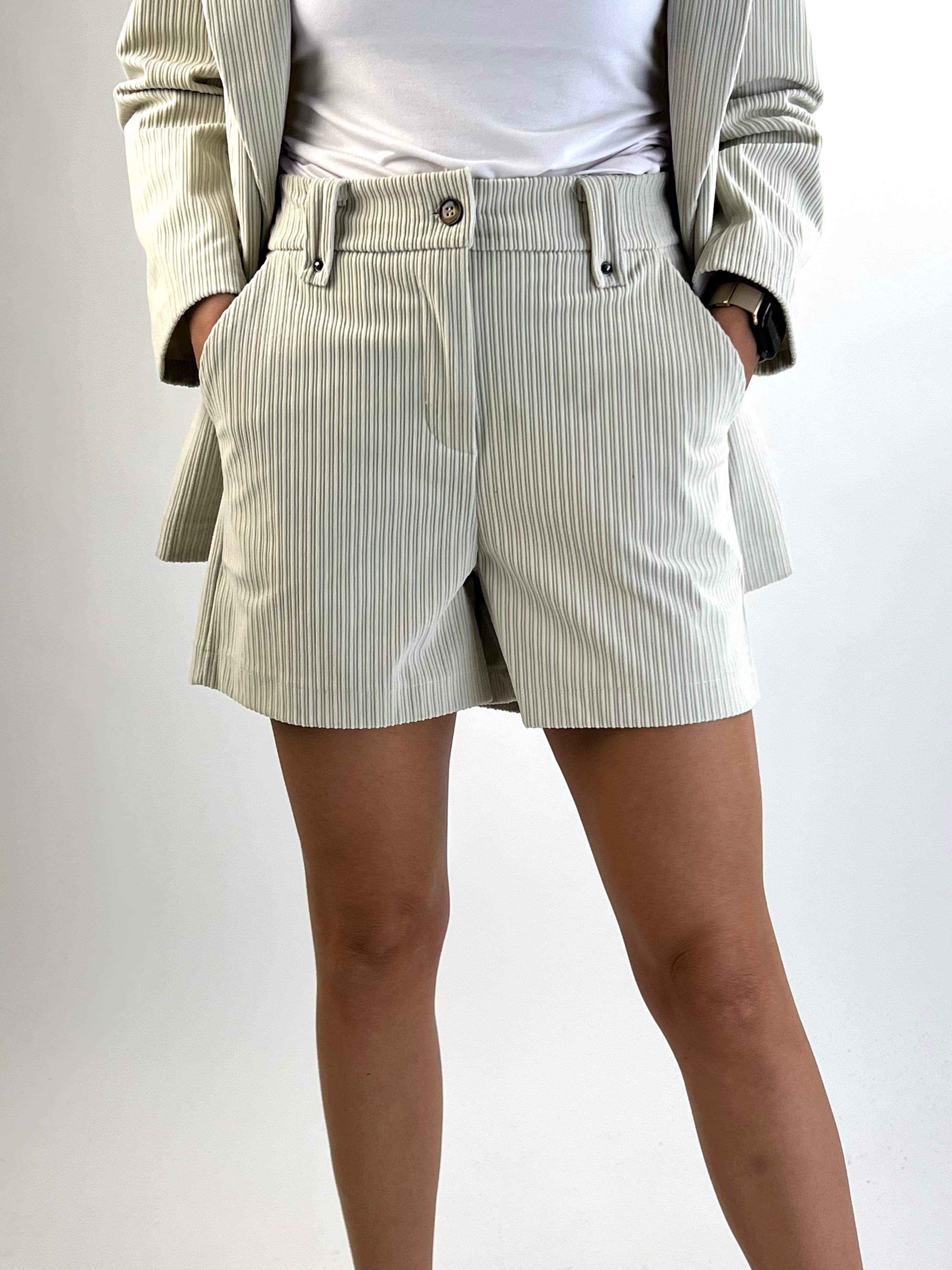 Shorts — 23018 — BURRO